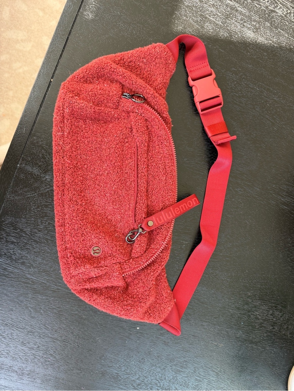 lululemon Everywhere Fleece Belt Bag 1L  Red Sherpa
